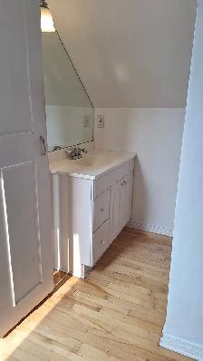 Sandy Hill (Somerset) inc On-suite Female Only  5 min to OttawaU - Photo 5