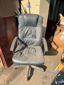Free office Furniture - Photo 3