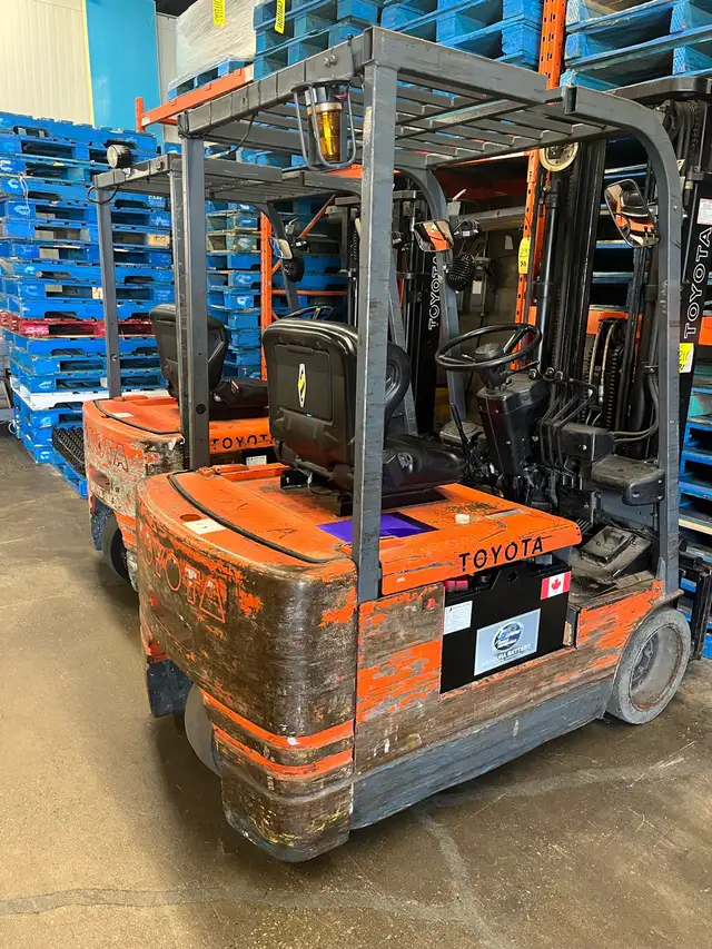 Forklift battery