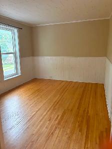 2 Bedroom, 1 Bath FOR RENT-108 James Street Brockville - Photo 8