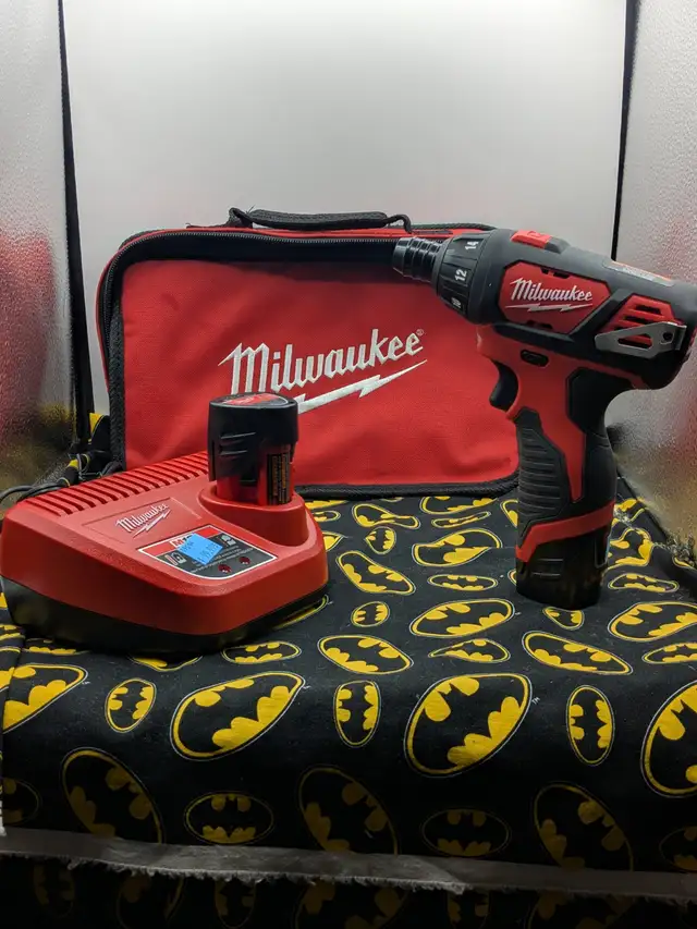 Milwaukee M12 2401-20 screwdriver kit (19094)