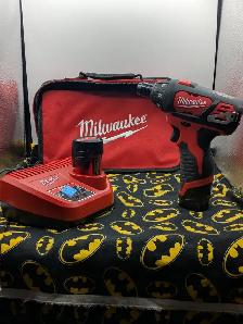 Milwaukee M12 2401-20 screwdriver kit (19094)