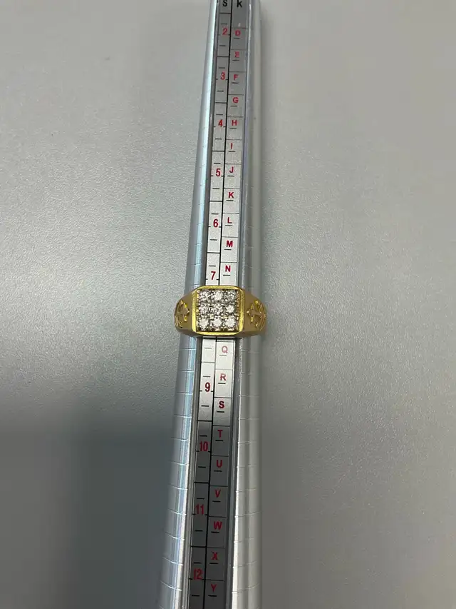 20k 7.3G gold ring with diamonds size 8