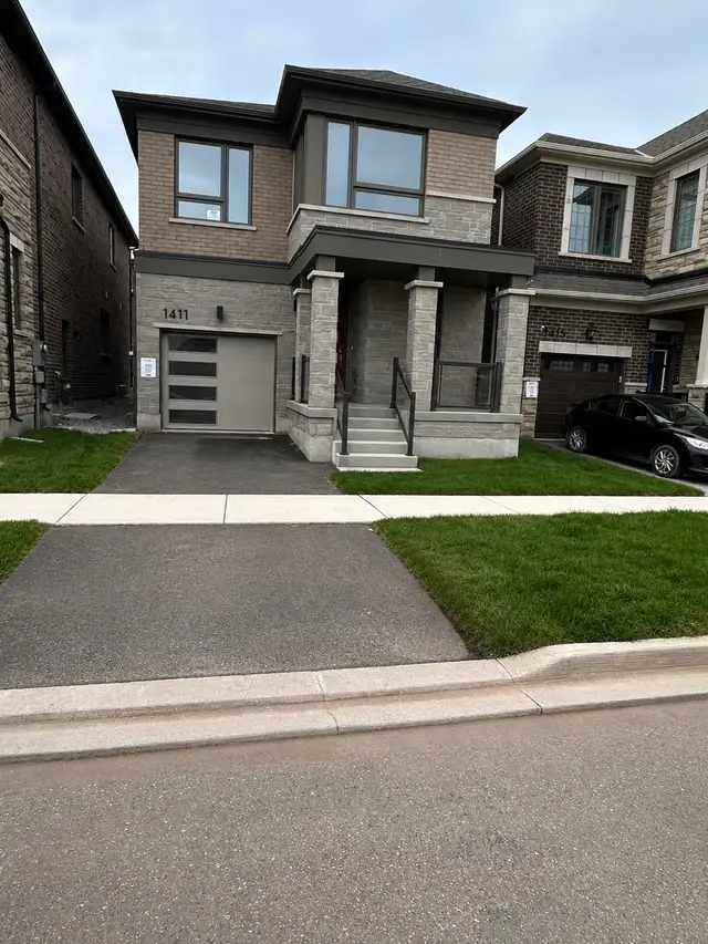 Modern 2 Bedroom Basement Apartment
