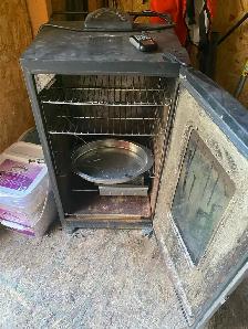 Brinkman Digital Electric Smoker - Photo 2