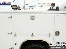 2006 Ford F-450 Chassis Fleet-ready and built for productivit... - Photo 18