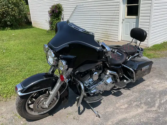 MOTO HARLEY DAVIDSON 2005 FLHTC