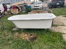 Claw foot tub - Photo 3