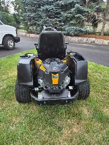 cub cadet zero turn - Photo 5