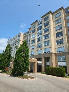 Very Desirable North End 2 Bed 2 Bath High-Rise Apt FOR RENT !