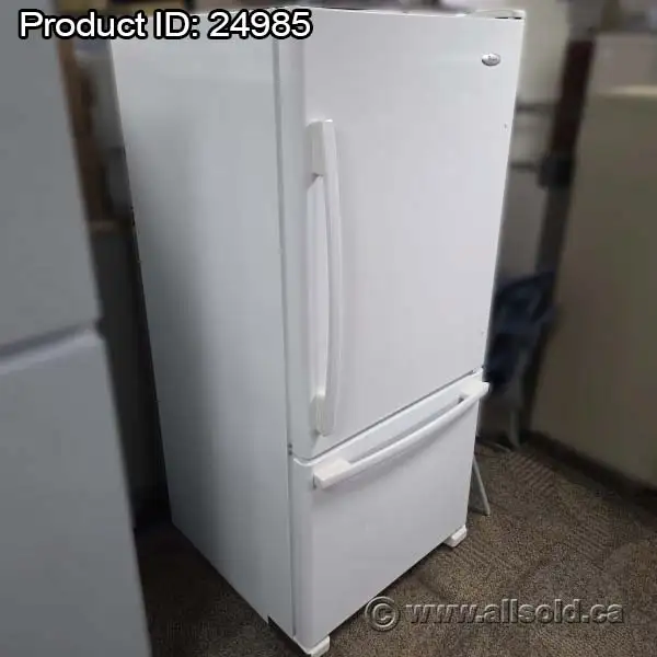 Whirlpool White Garage Beer Fridge Refrigerator, Bottom Freezer
