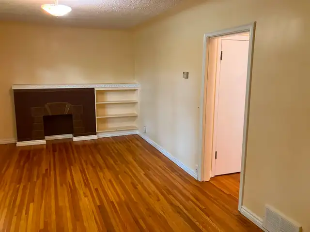 3Bed/1Bath-MainFloor-BonnieDoonArea-Wi-Fi/All Utilities Included