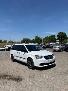 2017 Dodge Caravan SE SAFETIED - Photo 2