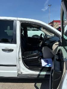 2017 Dodge Caravan SE SAFETIED - Photo 5