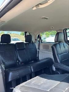 2017 Dodge Caravan SE SAFETIED - Photo 9