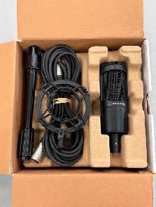 Audio-Technica AT2035 Condenser Microphone - Photo 2
