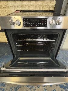 Frigidaire Gallery "30" Stainless Steel Slide In Electric Range - Photo 4