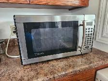 Stainless steel microwave oven