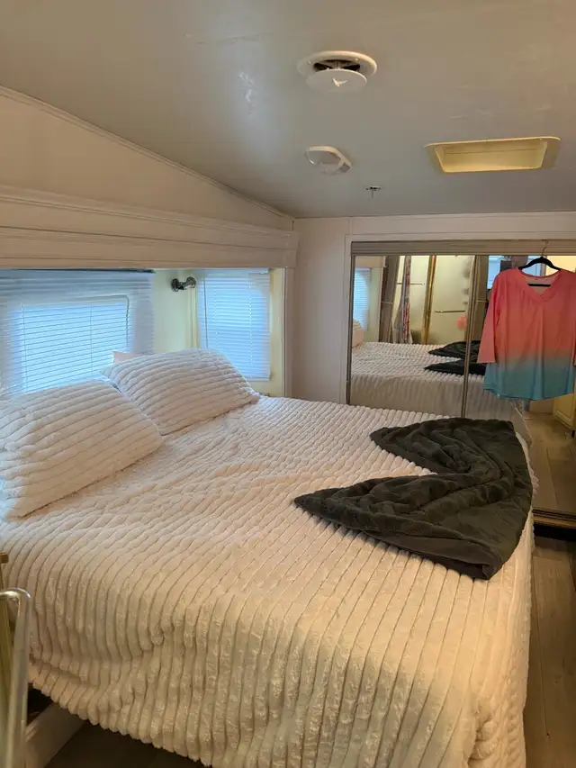 2005 JAYCO DESIGNER 5th WHEEL