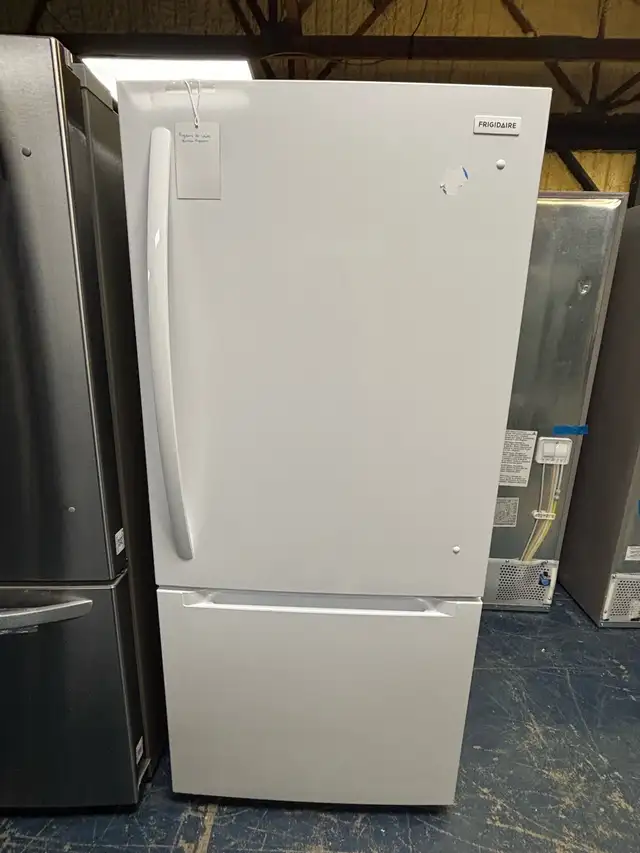 Frigidaire "30" White Bottom Freezer Refrigerator