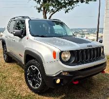 2016 Jeep Renegade Trailhawk | Active title, clean carfax - Photo 2