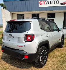 2016 Jeep Renegade Trailhawk | Active title, clean carfax - Photo 4