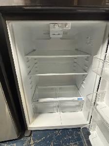 Frigidaire "30" Black Stainless Top Freezer Refrigerator - Photo 5