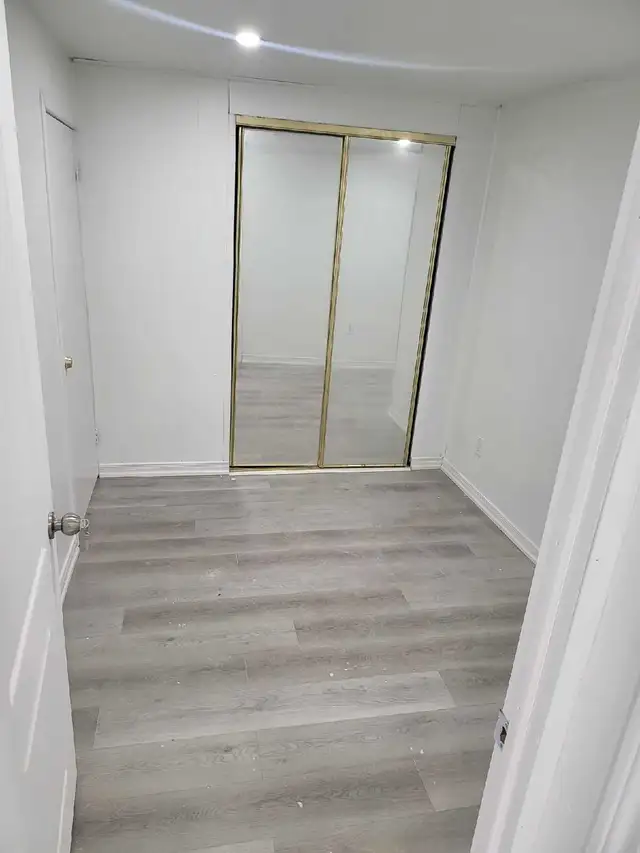 3bed hall kitchen 2 washroom basement unit for rent clarkson