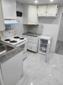 3bed hall kitchen 2 washroom basement unit for rent clarkson - Photo 7