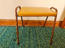 Stool with padded seat - Photo 2