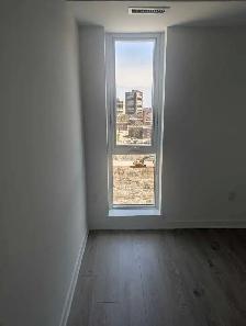 Master Bedroom with Private Bathroom - Photo 3