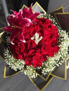Floral Arrangements - Photo 3