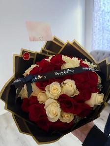 Floral Arrangements - Photo 5