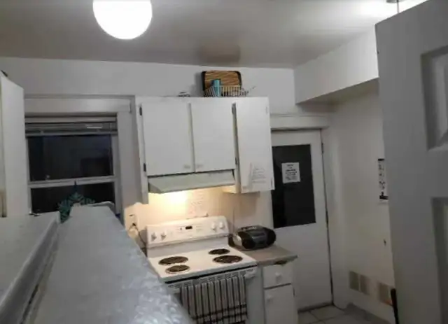 available immediately ROOM sharedHouse TTC nearRoom