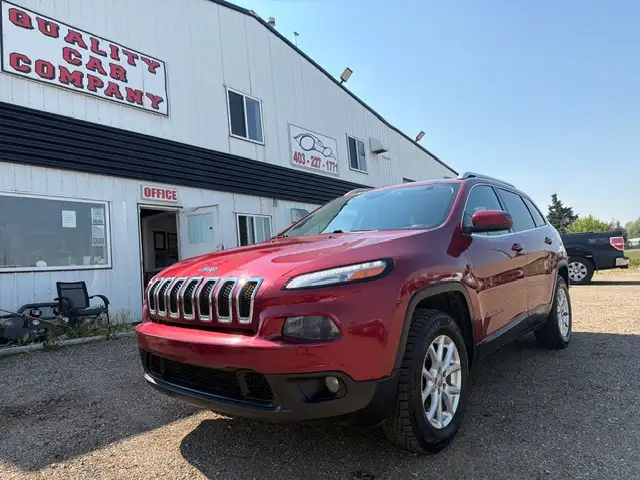 2015 Jeep Cherokee North 4x4- WARRANTY INC, LOW MILEAGE, REMOTE