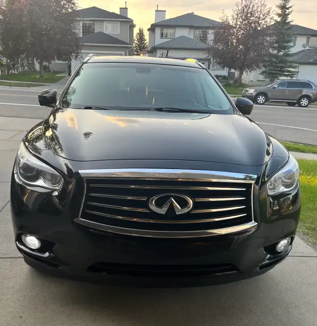 2013 Infiniti JX35 AWD Fully Loaded
