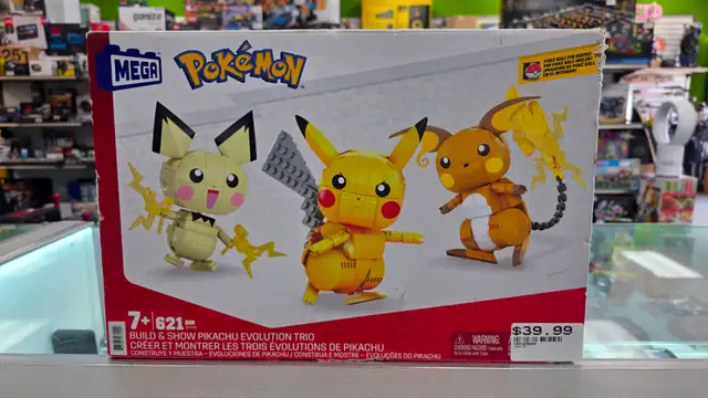 Mega Build & Show Pikachu Evolution Trio - BRAND NEW