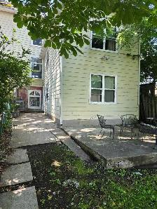 2 Furnished Rooms in a 3 Bdrm Male Graduate Apartment - Photo 3