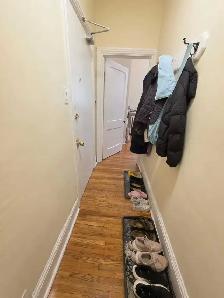 Furnished Rooms in a 2 Bdrm Female Graduate Apartment - Photo 3