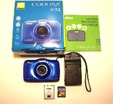 NIKON S32 WATERPROOF CAMERA, 8GB, BOX