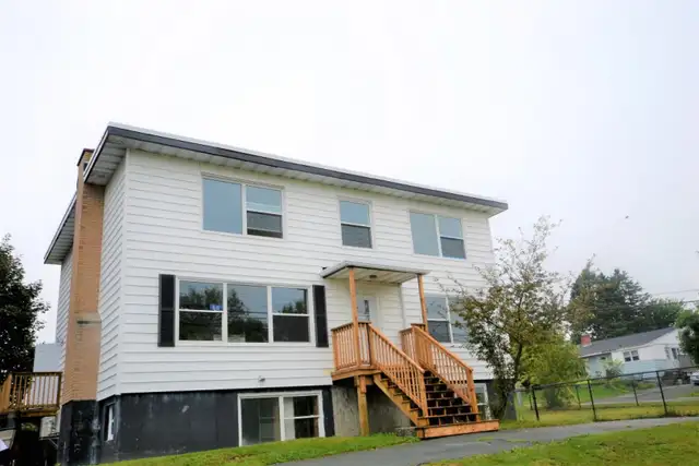 21-071 Wonderfully spacious main-floor flat in Dartmouth