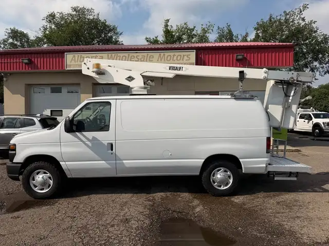 2009 FORD E-350 SUPER DUTY CARGO BUCKET VAN
