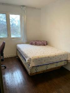 second floor room with parking for rent - Photo 3