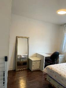 second floor room with parking for rent - Photo 7