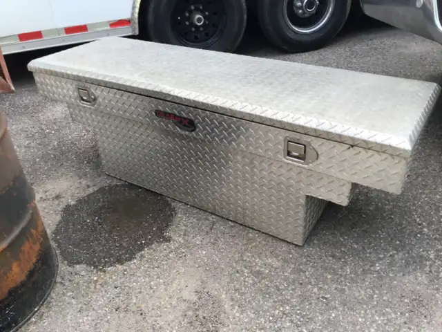 ALUMINIUM TRUCK TOOL/STORAGE BOX