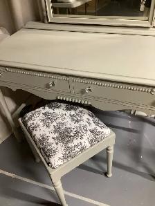 ANTIQUE DRESSING TABLE/VANITY Beautiful, - Photo 3