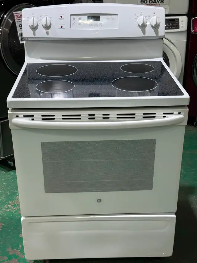 Reconditioned GE Glass Top Stove JCBS630DF1WW (S4351) $348