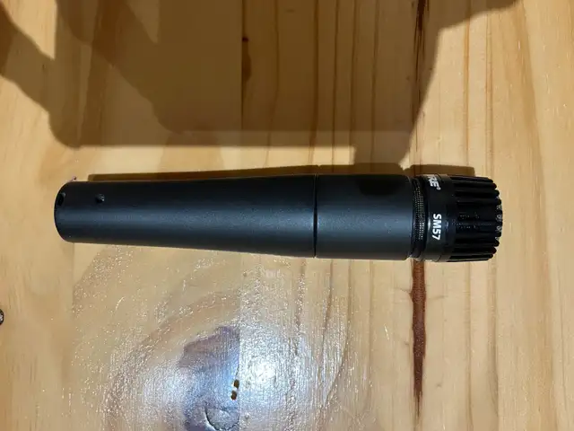 Microphone Shure SM57, comme neuf