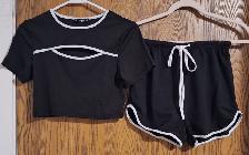 Lot of 10 Pieces Women's Clothing (Size XS). Brand New. - Photo 3
