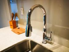 Chic 1Bdrm Condo in Heart of Toronto – Live Where the City Lives - Photo 2